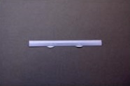 3. Tira horizontal doblada por la mitad con lengüetas semicirculares.